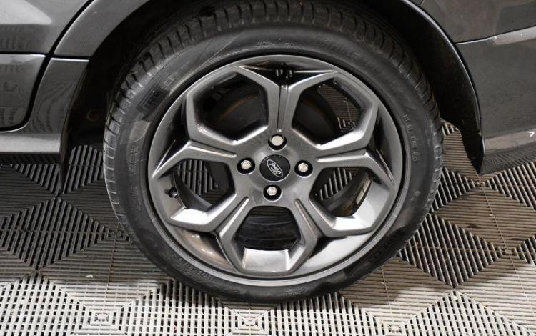 FORD ECOSPORT ACTIVE GRIS GC-727-AT