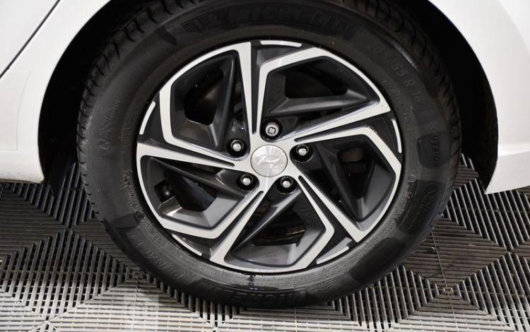HYUNDAI I30 1,6 CRDI 115 DCT-7 BUSINESS BLANC GC-907-MK