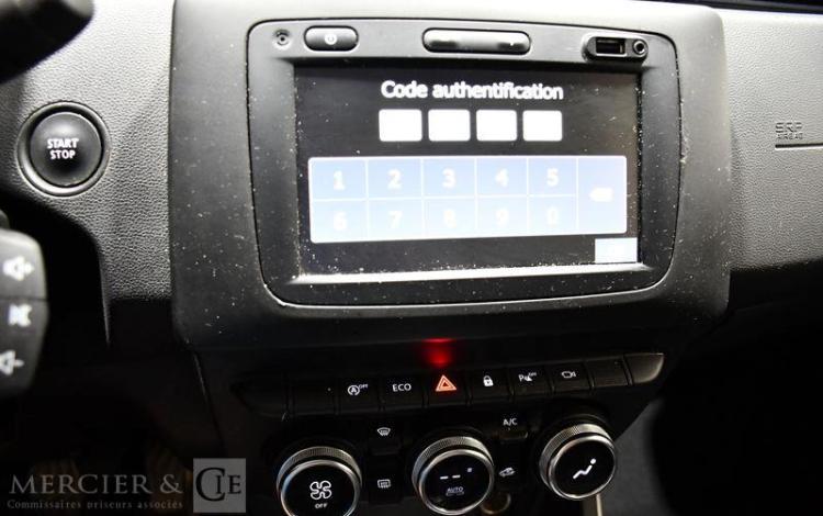 DACIA DUSTER 1.5 BLUEDCI 115 15-ANS 4X2 NOIR GD-149-SD