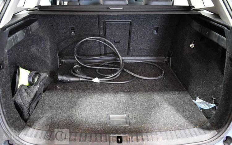 SKODA ENYAQ 60 BEV 180 62KkWh GRIS GD-362-SG