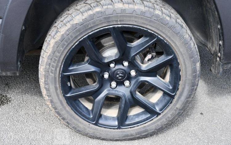 DODGE RAM 1500 5.7 400 LARAMIE 4WD BVA NOIR GD-524-TW