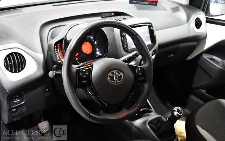 TOYOTA AYGO 1,0 VVTI X-PLAY BLANC GD-762-AE