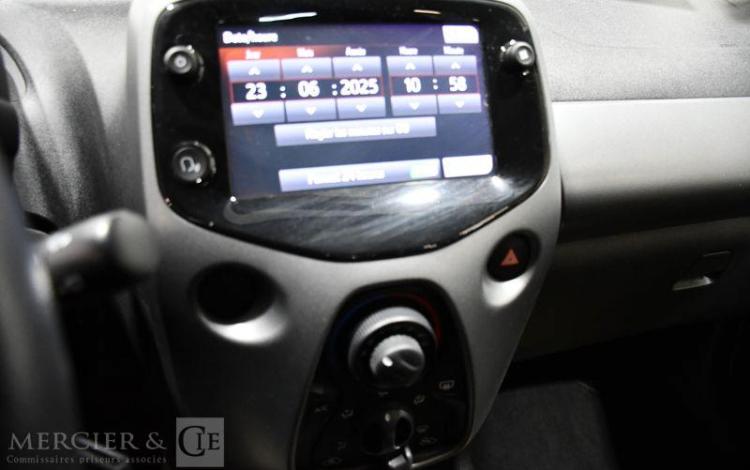 TOYOTA AYGO 1,0 VVTI X-PLAY BLANC GD-762-AE