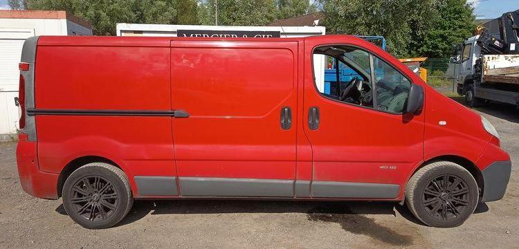 NISSAN PRIMASTAR PHASE 2 FOURGON L2H1 2,9T 2,0 DCI 16V FAP 115CV – DIESEL – 118456 KMS ROUGE GE-105-CH