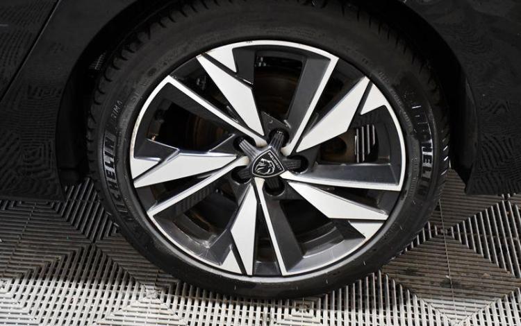 PEUGEOT 308 PURETECH 130CH ALLURE EAT8 S&S NOIR GF-718-QC