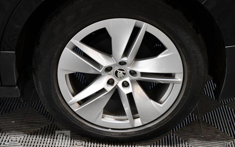 SKODA ENYAQ IV ELECTRIQUE 6 NOIR GF-865-YD