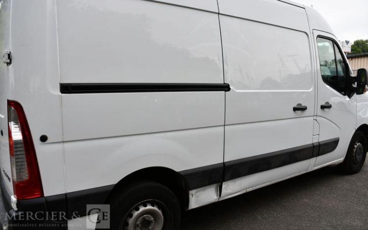 RENAULT MASTER F3300 L2H2 2.3 BLUEDCI 135 GRAND CONFORT BLANC GH-667-GL