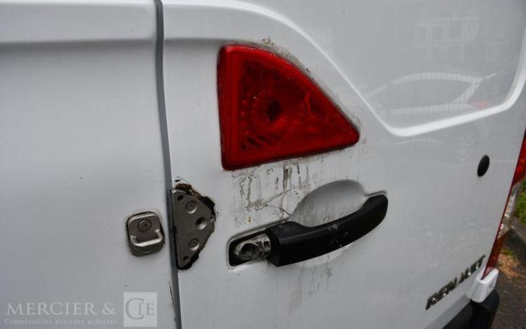 RENAULT MASTER F3300 L2H2 2.3 BLUEDCI 135 GRAND CONFORT BLANC GH-667-GL