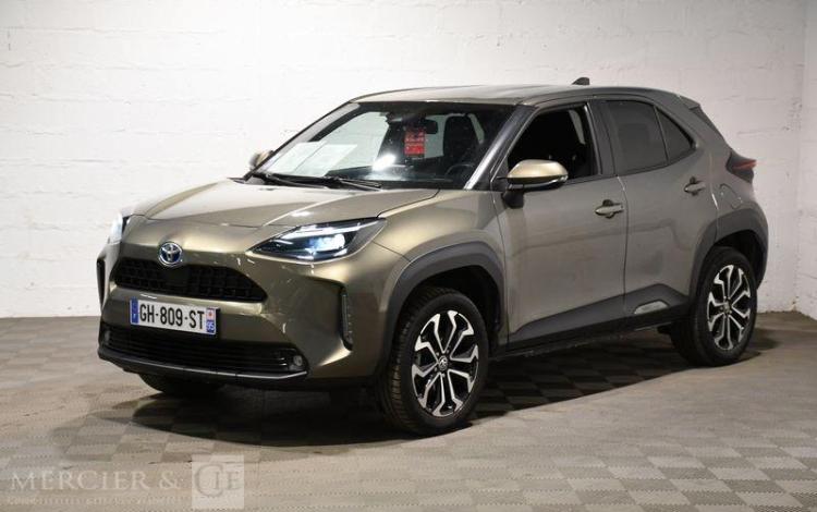 TOYOTA YARIS CROSS MARRON GH-809-ST