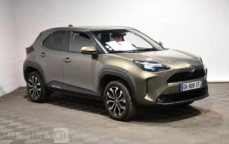 TOYOTA YARIS CROSS MARRON GH-809-ST