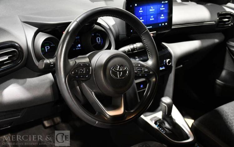 TOYOTA YARIS CROSS MARRON GH-809-ST