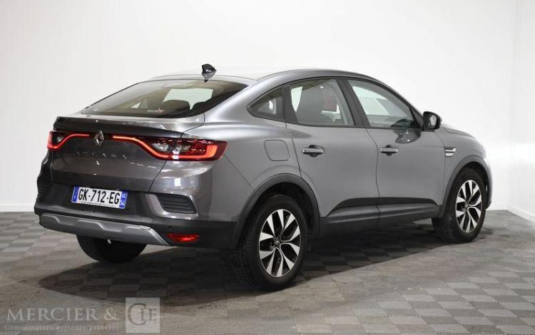RENAULT ARKANA ZEN TCE 140 EDC GRIS GK-712-EG