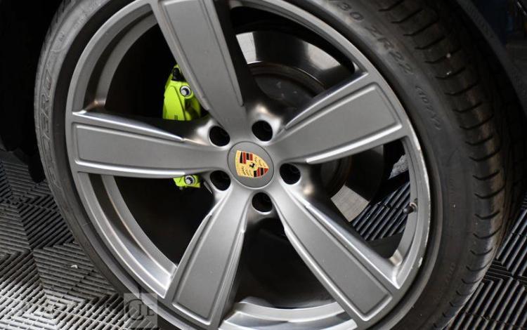 PORSCHE CAYENNE COUPE 3.0 E-HYBRID 460 PLATINUM EDITION NOIR GL-738-RA