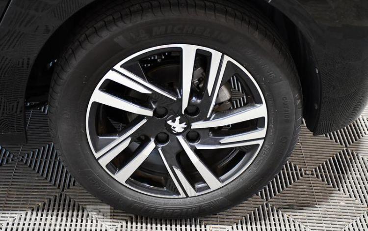 PEUGEOT 208 STYLE PURE TECH 100 S&S EAT NOIR GM-058-JT