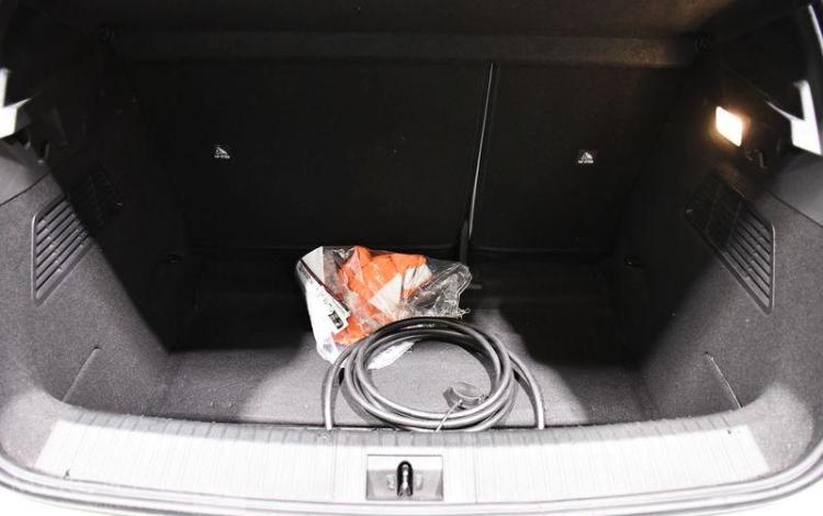 RENAULT MEGANE E-TECH ICONIC EV60 220CH SUPER CHARGE BLANC GM-575-ZR