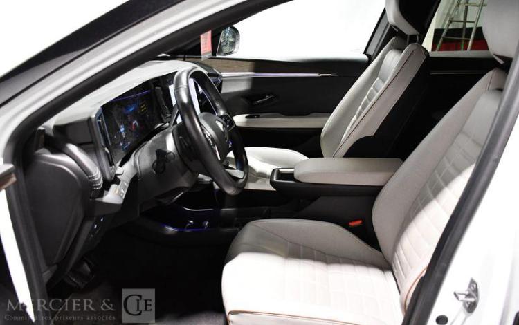 RENAULT MEGANE E-TECH ICONIC EV60 220CH SUPER CHARGE BLANC GM-575-ZR