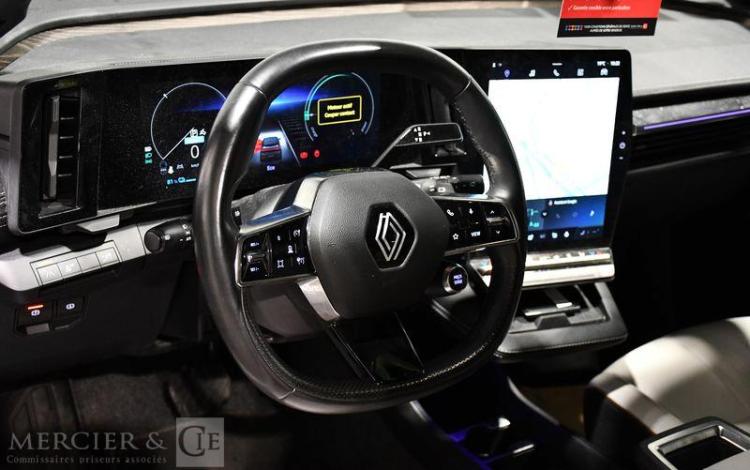 RENAULT MEGANE E-TECH ICONIC EV60 220CH SUPER CHARGE BLANC GM-575-ZR