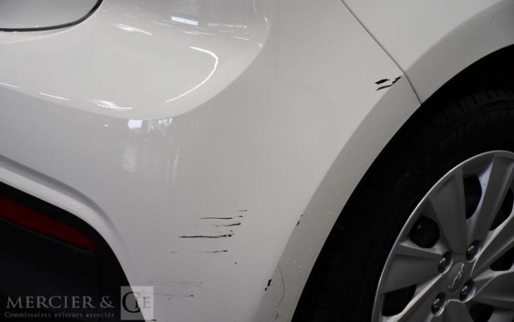 KIA RIO MOTION BLANC GN-404-JQ