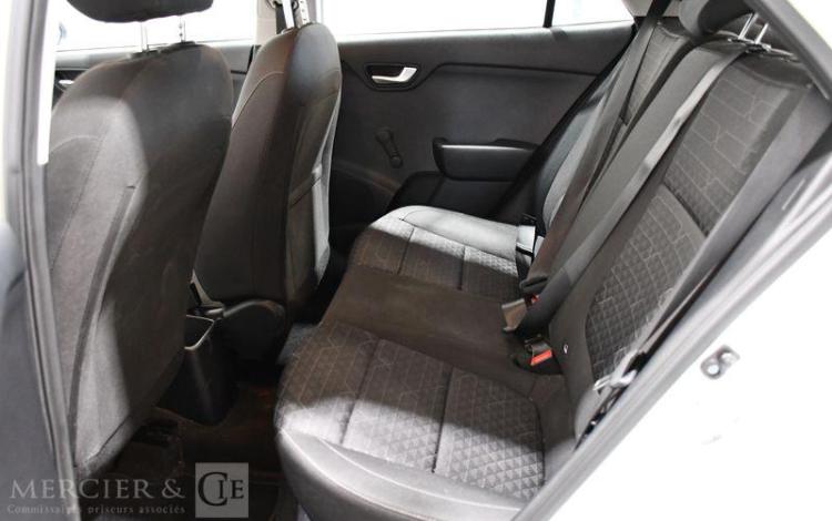 KIA RIO MOTION BLANC GN-404-JQ