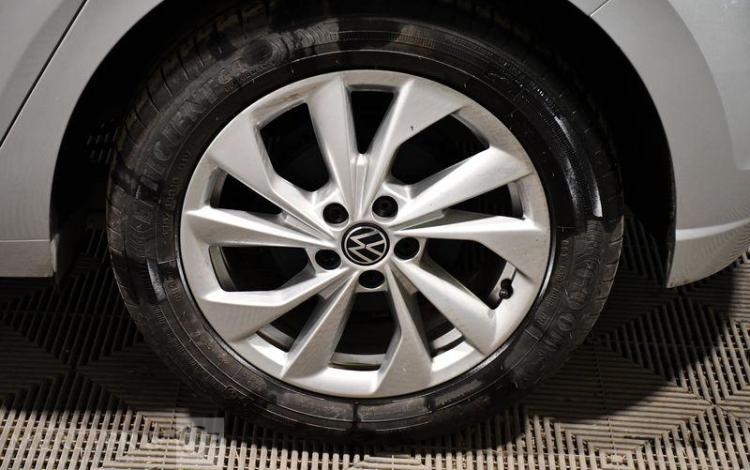 VOLKSWAGEN POLO 1.0 TSI 95 STYLE GRIS GN-657-WK