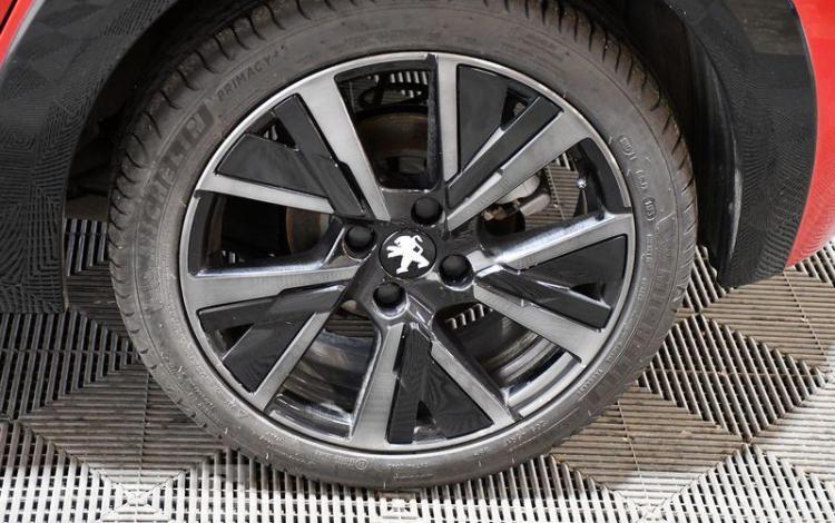 PEUGEOT 208 1.2 PURETECH 130 GT EAT ROUGE GP-168-YP