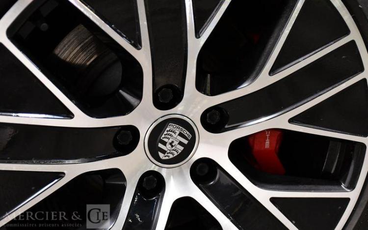 PORSCHE TAYCAN 571H 490 93.4KWH PERFORMANCE-PLUS 4S NOIR GP-639-ZL