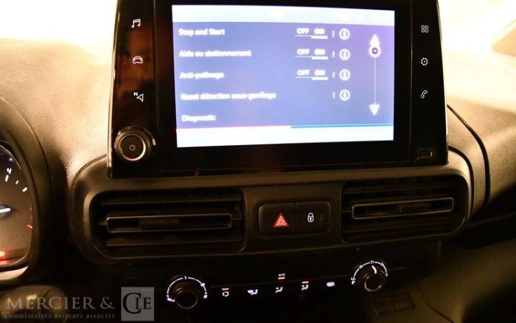 FIAT DOBLO 1,5 BLUEHDI 130 950kg GRIS GP-871-ZW