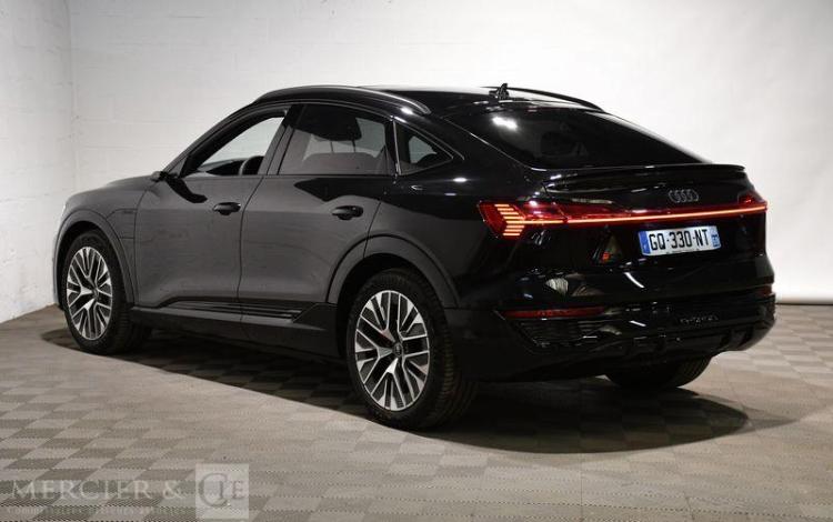 AUDI Q8 NOIR GQ-330-NT