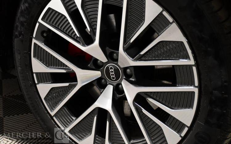 AUDI Q8 NOIR GQ-330-NT
