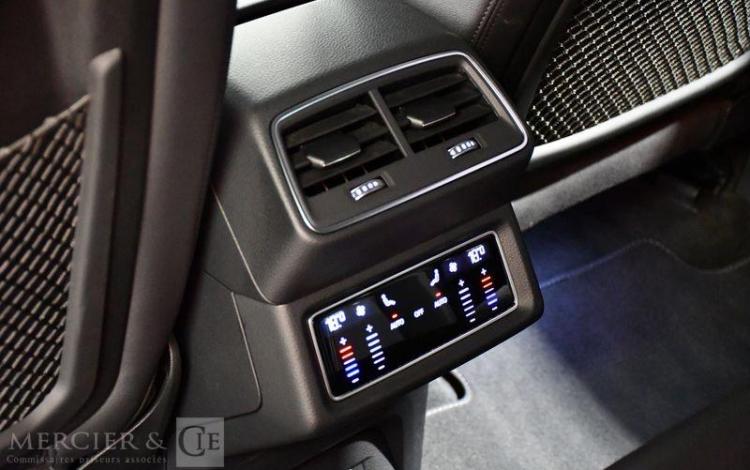 AUDI Q8 NOIR GQ-330-NT