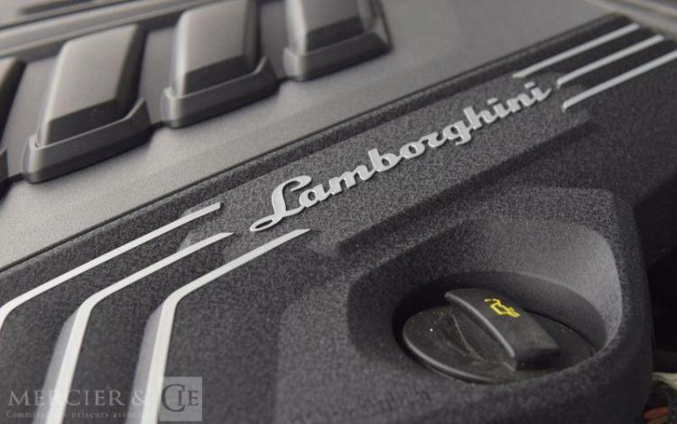 LAMBORGHINI URUS 4.0 V8 650CH BVA8 GRIS GQ-780-EP