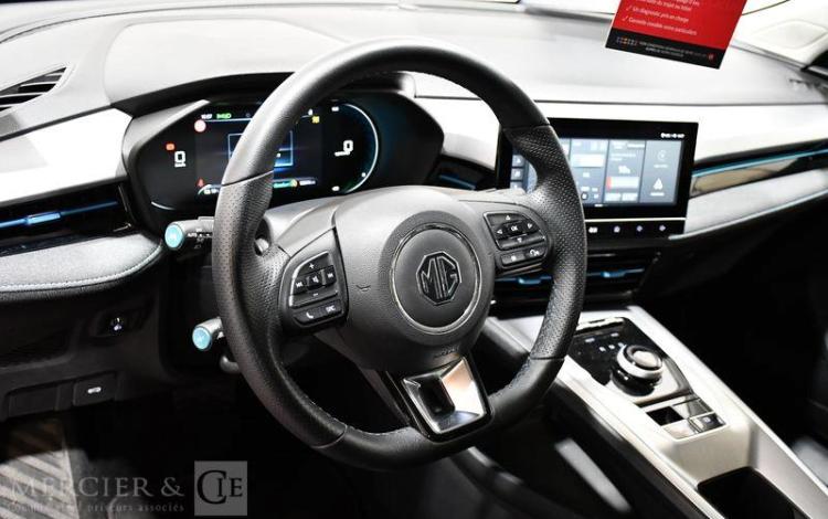 MG MG5 ELECTRIC 155 61.1KWH LUXURY ROUGE GR-142-KB
