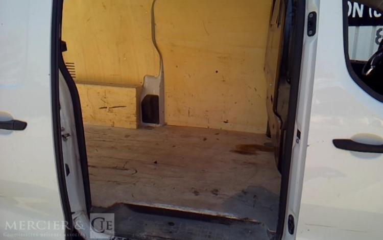 CITROEN JUMPY FG TAILLE M BLUEHDI 120CH S&S BVM6 BLANC GR-725-BD