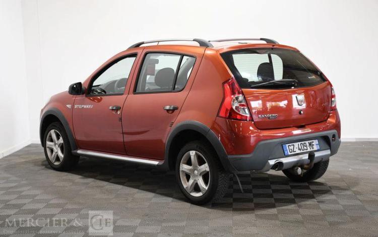DACIA SANDERO STEPWAY 1,6 MPI 85CH ROUGE GZ-409-MF