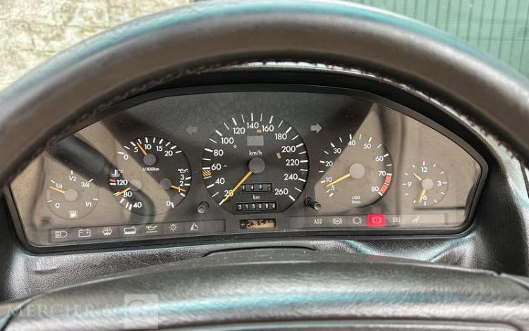 MERCEDES 300 sl BORDEAUX HB-047-ZF