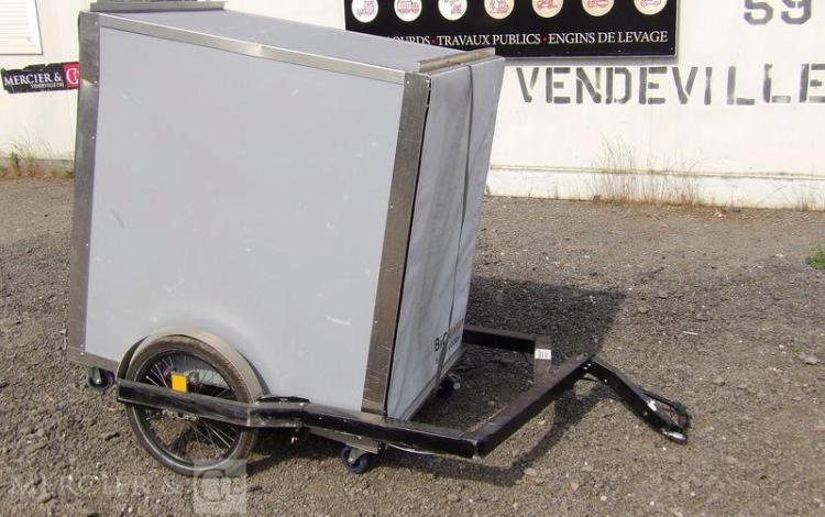 4 CHASSIS NOIR + 4 CAISSES + 2 BOX  VLOVE100
