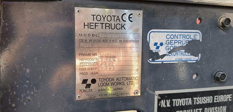TOYOTA CHARIOT ELEVATEUR FRONTAL 52-6FG45@1030 – GAZ – CAPACITE NOMINALE 5 T – 2510 H  10330