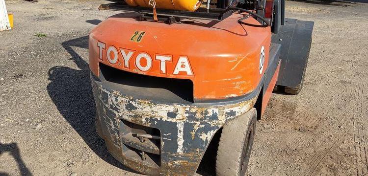 TOYOTA CHARIOT ELEVATEUR FRONTAL 52-6FG45@1030 – GAZ – CAPACITE NOMINALE 5 T – 2510 H  10330