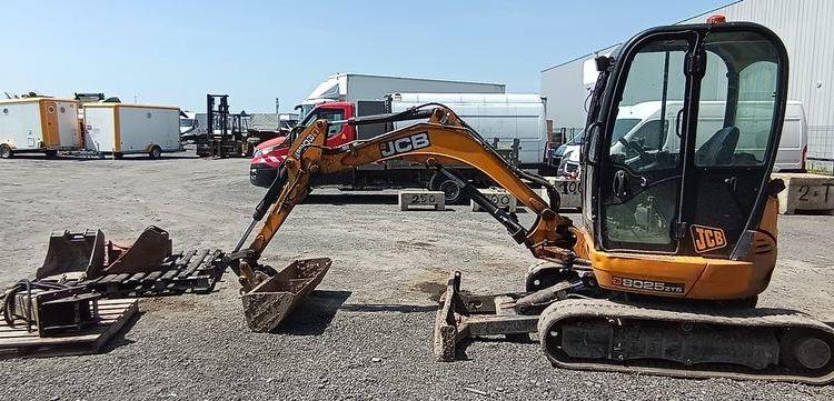 JCB MINI-PELLE SUR CHENILLES 8025 ZT – 2,81T – DIESEL  – 4351 HEURES – ANNEE 2017  27887