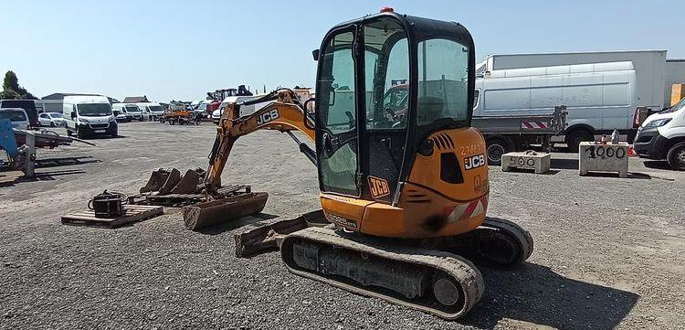 JCB MINI-PELLE SUR CHENILLES 8025 ZT – 2,81T – DIESEL  – 4351 HEURES – ANNEE 2017  27887