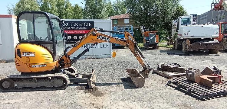 JCB MINI-PELLE SUR CHENILLES 8025 ZT – 2,81T – DIESEL  – 4351 HEURES – ANNEE 2017  27887