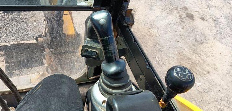 JCB MINI-PELLE SUR CHENILLES 8025 ZT – 2,81T – DIESEL  – 4351 HEURES – ANNEE 2017  27887