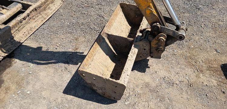JCB MINI-PELLE SUR CHENILLES 8025 ZT – 2,81T – DIESEL  – 4351 HEURES – ANNEE 2017  27887