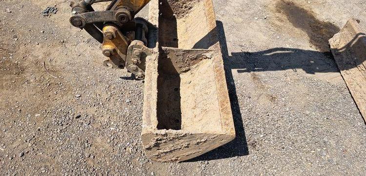 JCB MINI-PELLE SUR CHENILLES 8025 ZT – 2,81T – DIESEL  – 4351 HEURES – ANNEE 2017  27887