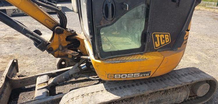 JCB MINI-PELLE SUR CHENILLES 8025 ZT – 2,81T – DIESEL  – 4351 HEURES – ANNEE 2017  27887