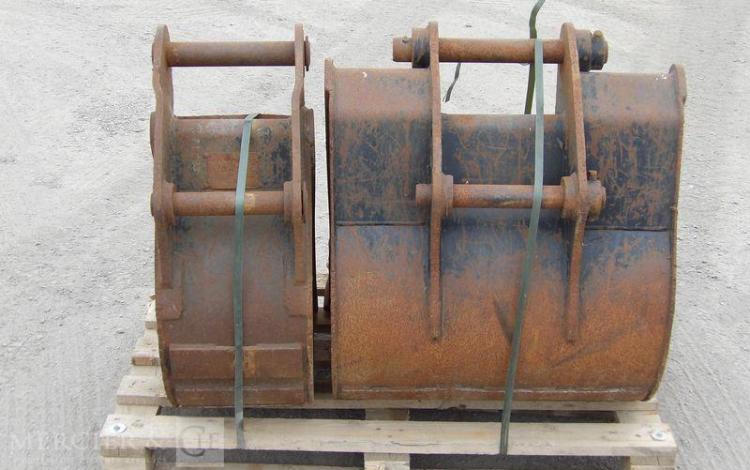 CATERPILLAR LOT DE 2 GODETS RETRO  2CATGC