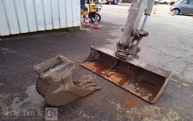TAKEUCHI MINI PELLE AVEC DEPORT PIED DE FLECHE TB153FR 5.7T 7189H AN2012 GRIS 301412