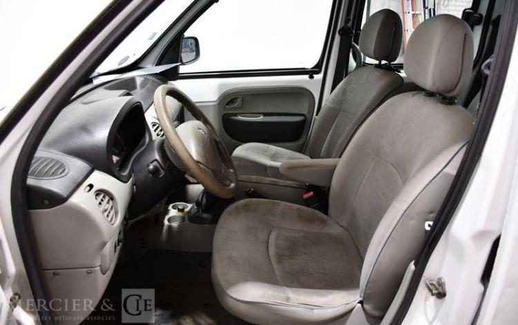 RENAULT KANGOO BLANC 480CQA59