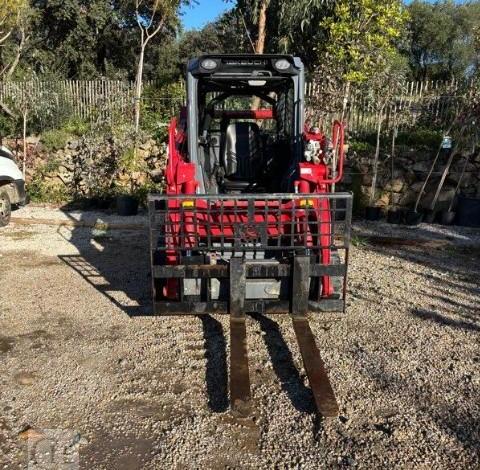 TAKEUCHI CHARGEUR TL10 + GODET + TABLIER FOURCHE – 144H SUR DESIGNATION Corbara (20)  62024
