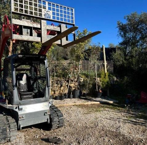 TAKEUCHI CHARGEUR TL10 + GODET + TABLIER FOURCHE – 144H SUR DESIGNATION Corbara (20)  62024